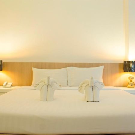Hatyai Holiday Hotel หาดใหญ่ ภายนอก รูปภาพ