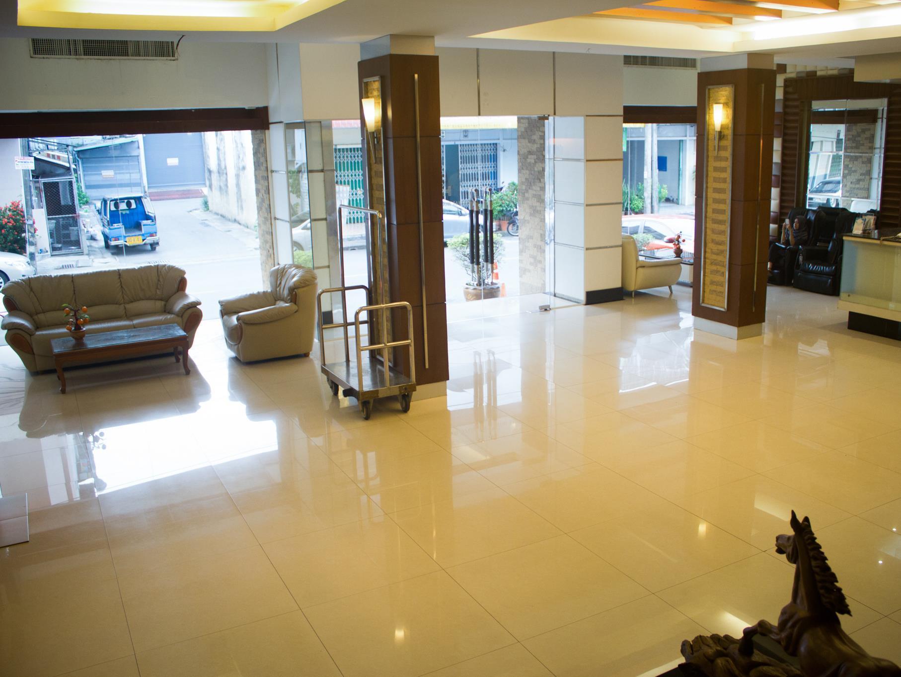 Hatyai Holiday Hotel หาดใหญ่ ภายนอก รูปภาพ
