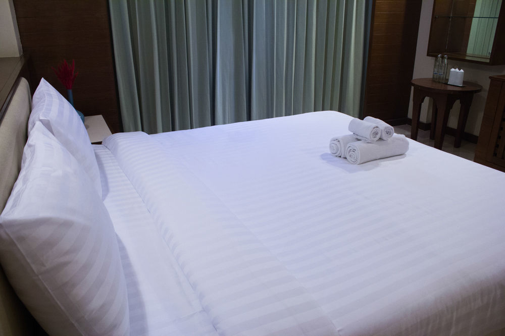 Hatyai Holiday Hotel หาดใหญ่ ภายนอก รูปภาพ