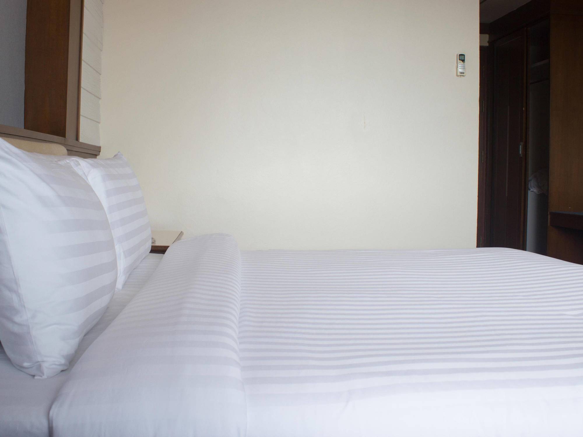 Hatyai Holiday Hotel หาดใหญ่ ภายนอก รูปภาพ
