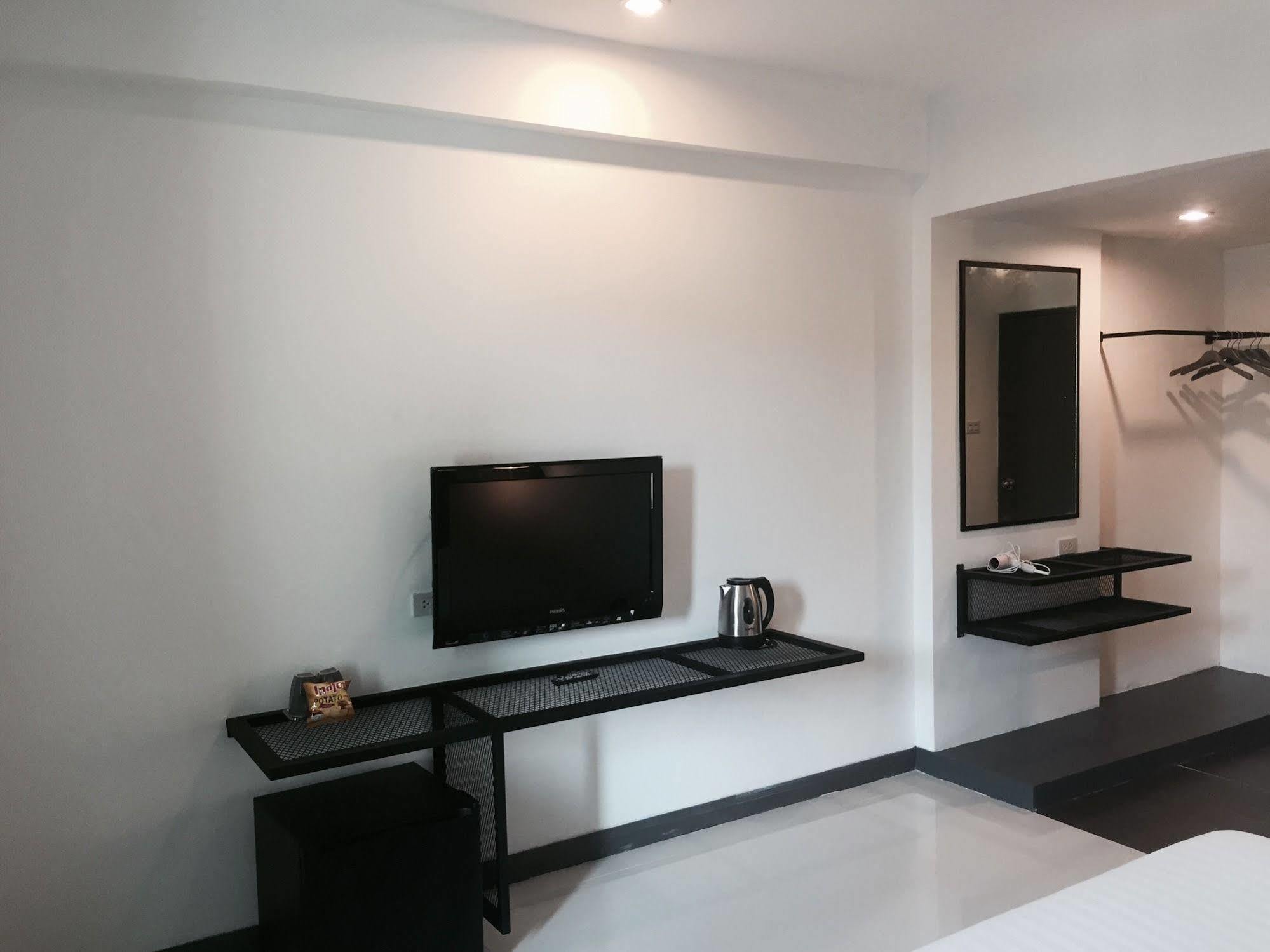Hatyai Holiday Hotel หาดใหญ่ ภายนอก รูปภาพ