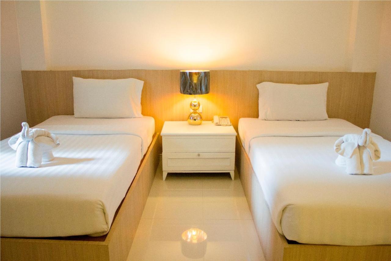 Hatyai Holiday Hotel หาดใหญ่ ภายนอก รูปภาพ